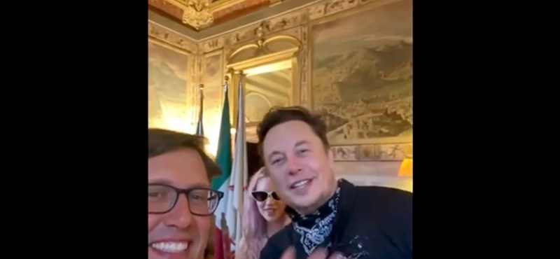 Elon Musk apareció de repente en los Uffizi en Florencia