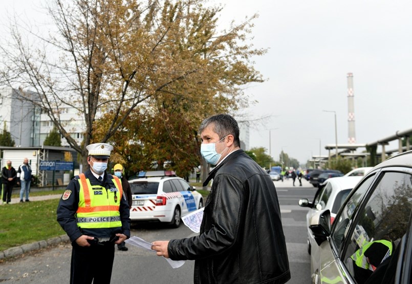 Szél and Hadházy - LIVE motorists invited to demonstrate in front of MTVA