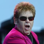 Elton John acusa al Vaticano de hipocresía