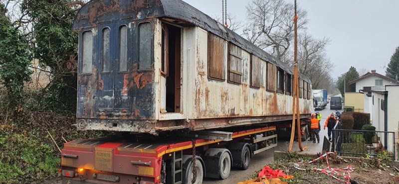 Kásler provided extraordinary support for the repatriation of Horthy's dining car