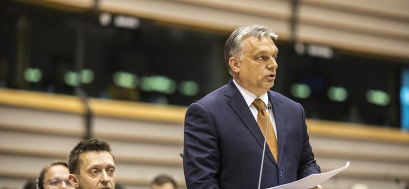 A Néppárt elnöksége keményen odacsapott, Orbán megadta magát