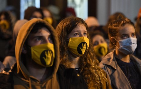 Kult Orlang Az Szinmuveszetin Virrasztas Az Egyetem Teren Ismet Tuntettek A Hallgatok Hvg Hu