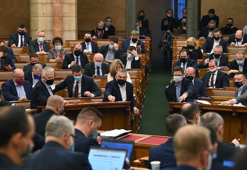 Medium: After the Szájer scandal, more people would vote for the opposition than for Fidesz