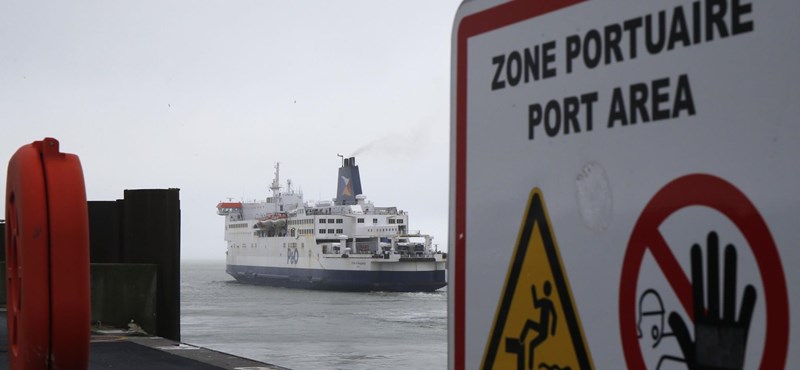 Ferries no longer run between Dover and Calais due to a new version of the coronavirus