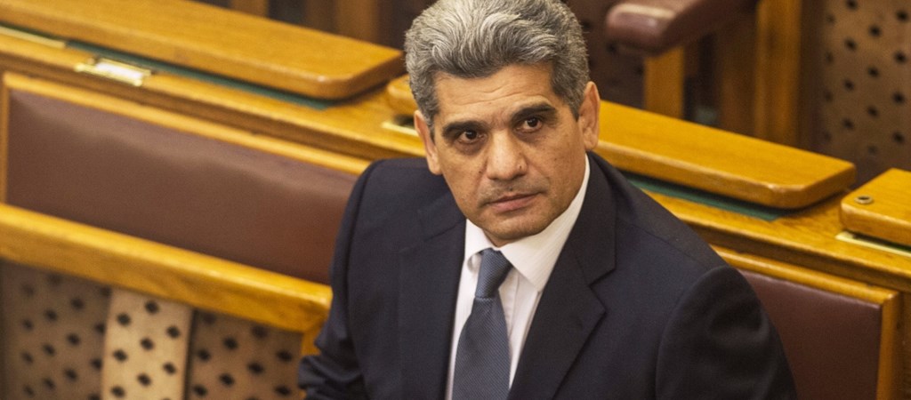 t ve tart a nyomozs a Hd a munka vilgba gyben, de mg mindig nem jutott el Farkas Flrinig