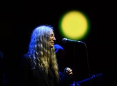 Música de cámara que rompe el cielo: así fue Patti Smith en Müpa