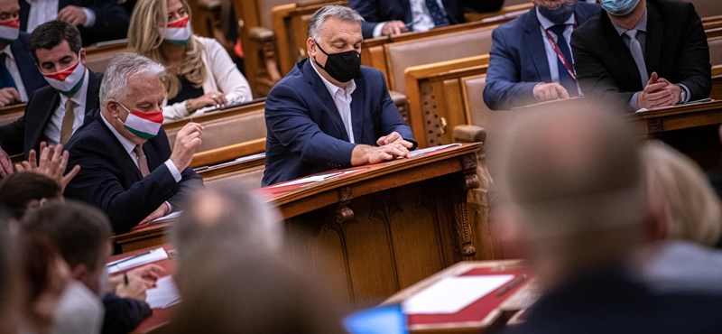 The Orban promoted the extraordinary legal system and then immediately presented a constitutional amendment.