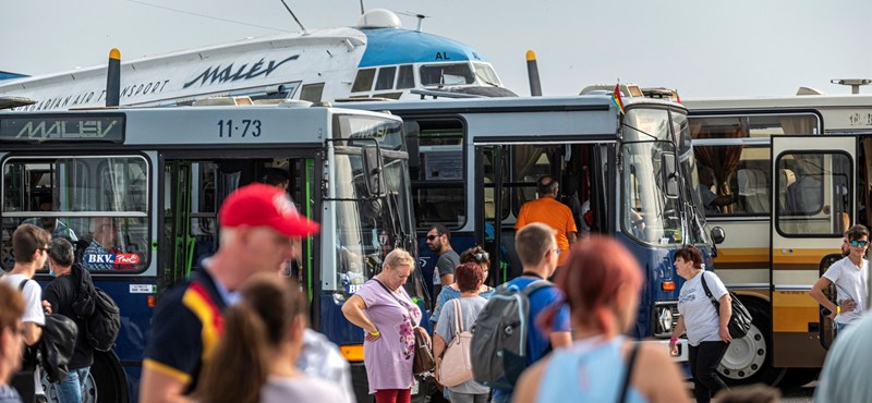 There is a bus porn show in Ferihegy, starring Lighthouses